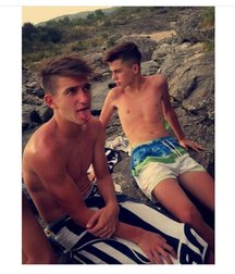 pretty boys 59ecb4bb958cc.jpg