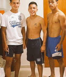 pretty boys 59ecb4be7f348.jpg