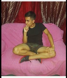 pretty boys 59ecb4c64fcd7.jpg