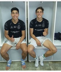 pretty boys 59ecb4c80638c.jpg