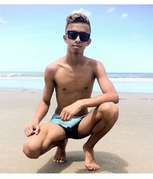 pretty boys 2 59ecb662f0c2d.jpg
