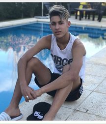 pretty boys 2 59ecb66912f75.jpg