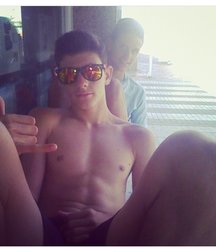 pretty boys 2 59ecb6a24e57c.jpg