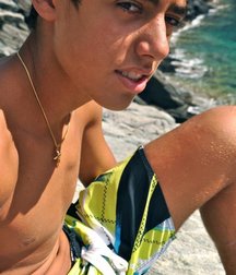 pretty boys 2 59ecb6b2bebb7.jpg