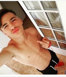 pretty boys 2 59ecb6bad6c58.jpg
