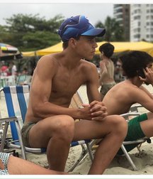 pretty boys 3 59ecb74aa5ad6.jpg