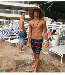 pretty boys 3 59ecb74b9504c.jpg