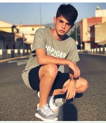 pretty boys 3 59ecb7712de7e.jpg