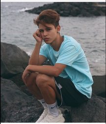 pretty boys 3 59ecb772c74bf.jpg
