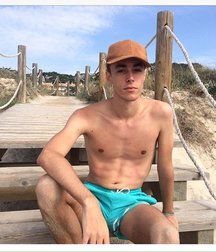 pretty boys 3 59ecb79d71946.jpg