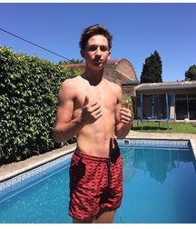 pretty boys 3 59ecb7bae1575.jpg