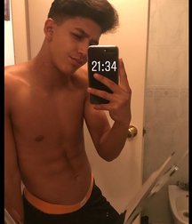 pretty boys 5a09939b7cfbe.jpg
