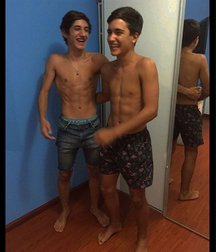 pretty boys 5a0993a0129e5.jpg