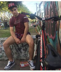 pretty boys 5a0993a3a39fb.jpg