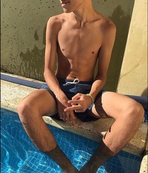 pretty boys 5a48dbb178f40.jpg