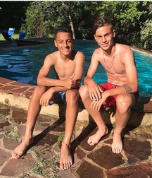 pretty boys 5a48dbef101d0.jpg