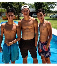 pretty boys 5a525e0b48a8a.jpg