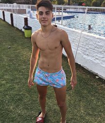 pretty boys 5a525e1cdb9a9.jpg
