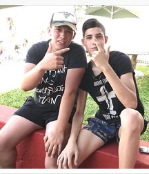 pretty boys 5a525e22a203b.jpg