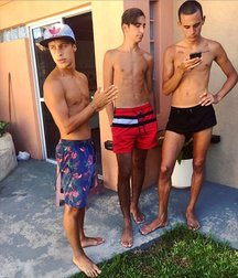 pretty boys 5a525e50989ed.jpg