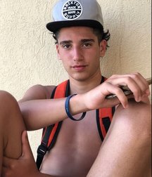 pretty boys 5a525e57d83f1.jpg