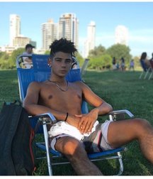 pretty boys 5a525e6ab372d.jpg