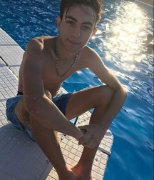 pretty boys 5a525e6bc440b.jpg