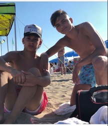 pretty boys 5a8ac053a3c34.jpg