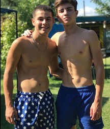 pretty boys 5a8ac06289a9b.jpg