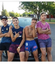 pretty boys 5a8ac06acef9c.jpg