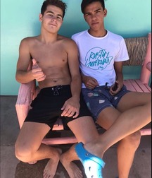 pretty boys 5a8ac06be76cf.jpg