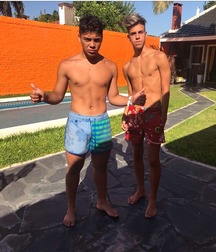 pretty boys 5a8ac06f407aa.jpg