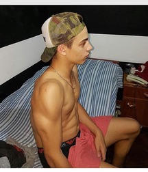 pretty boys 5a8ac07c3d285.jpg