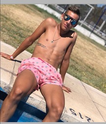 pretty boys 5aa6763a33e3a.jpg