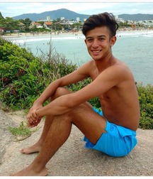 pretty boys 5aa67654d94cb.jpg