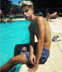 pretty boys 5aa67671ce934.jpg