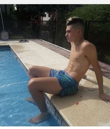 pretty boys 5aa6767c986f3.jpg