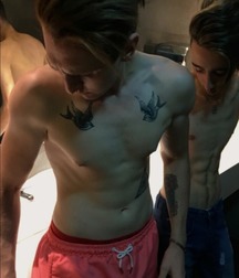 pretty boys 5aa676839360c.jpg