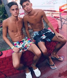 pretty boys 5aa67693cac30.jpg