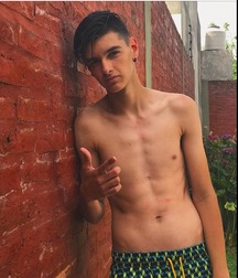 pretty boys 5aa6769897f6e.jpg