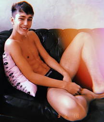 pretty boys 5abe3e247e46a.jpg