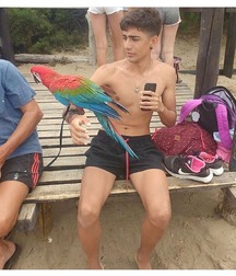 pretty boys 5abe3e2a146f8.jpg