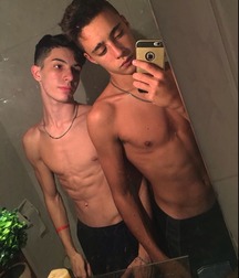 pretty boys 5abe3e5c040c6.jpg