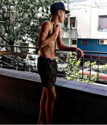 pretty boys 5abe3e81c67b2.jpg