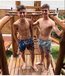 pretty boys 5abe3e9a7eefd.jpg