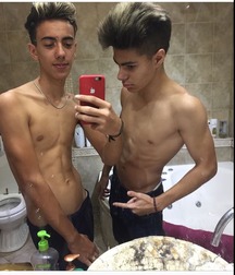 pretty boys 5ae5de39df685.jpg
