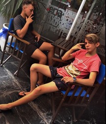 pretty boys 5ae5de3e8edc7.jpg