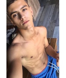 pretty boys 5ae5de4cab637.jpg