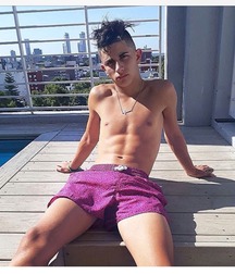 pretty boys 5ae5de58371e8.jpg