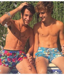 pretty boys 5ae5de66a2026.jpg